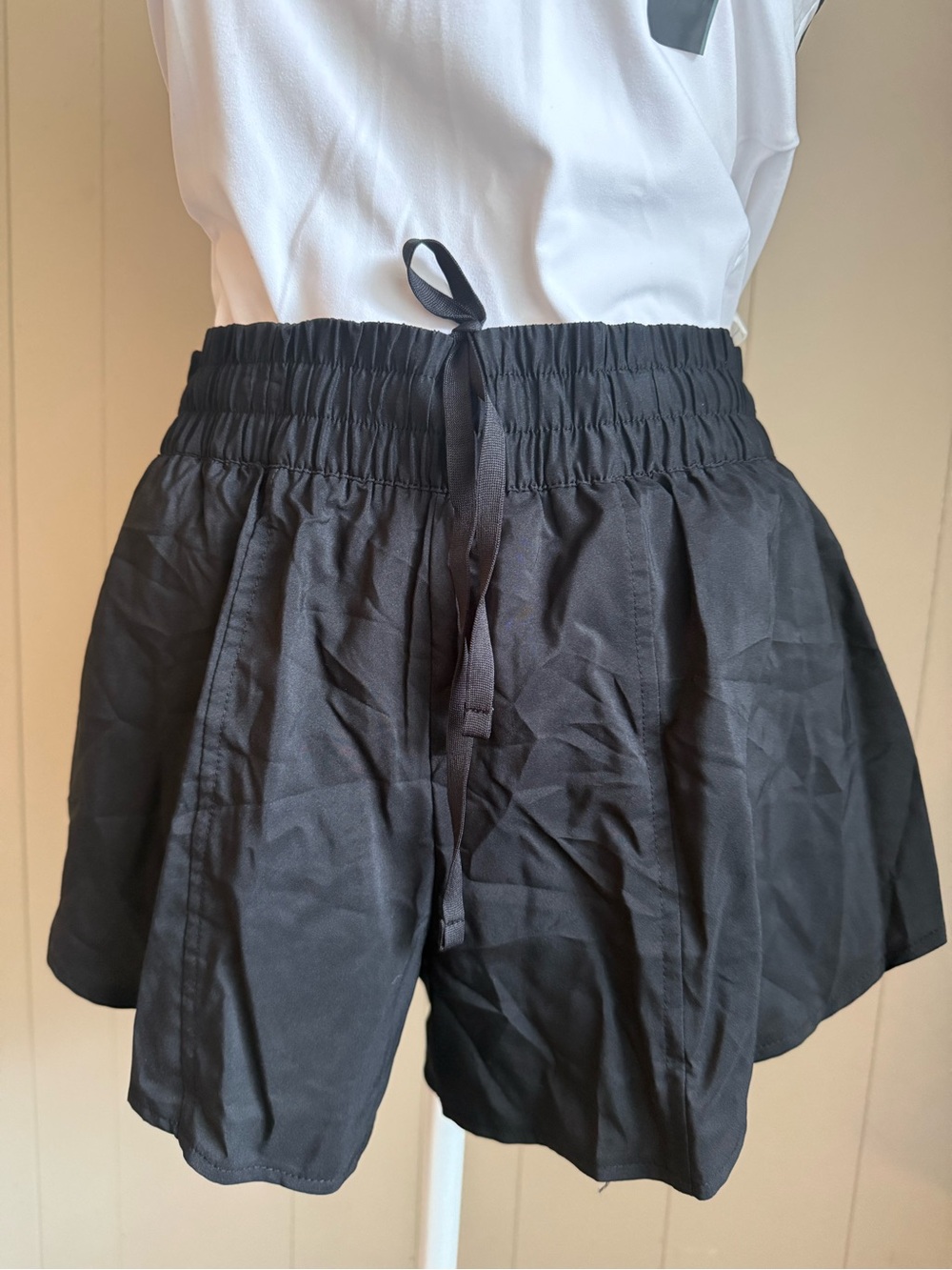 all in motion Black Elastic-Waist Women’s Shorts size M